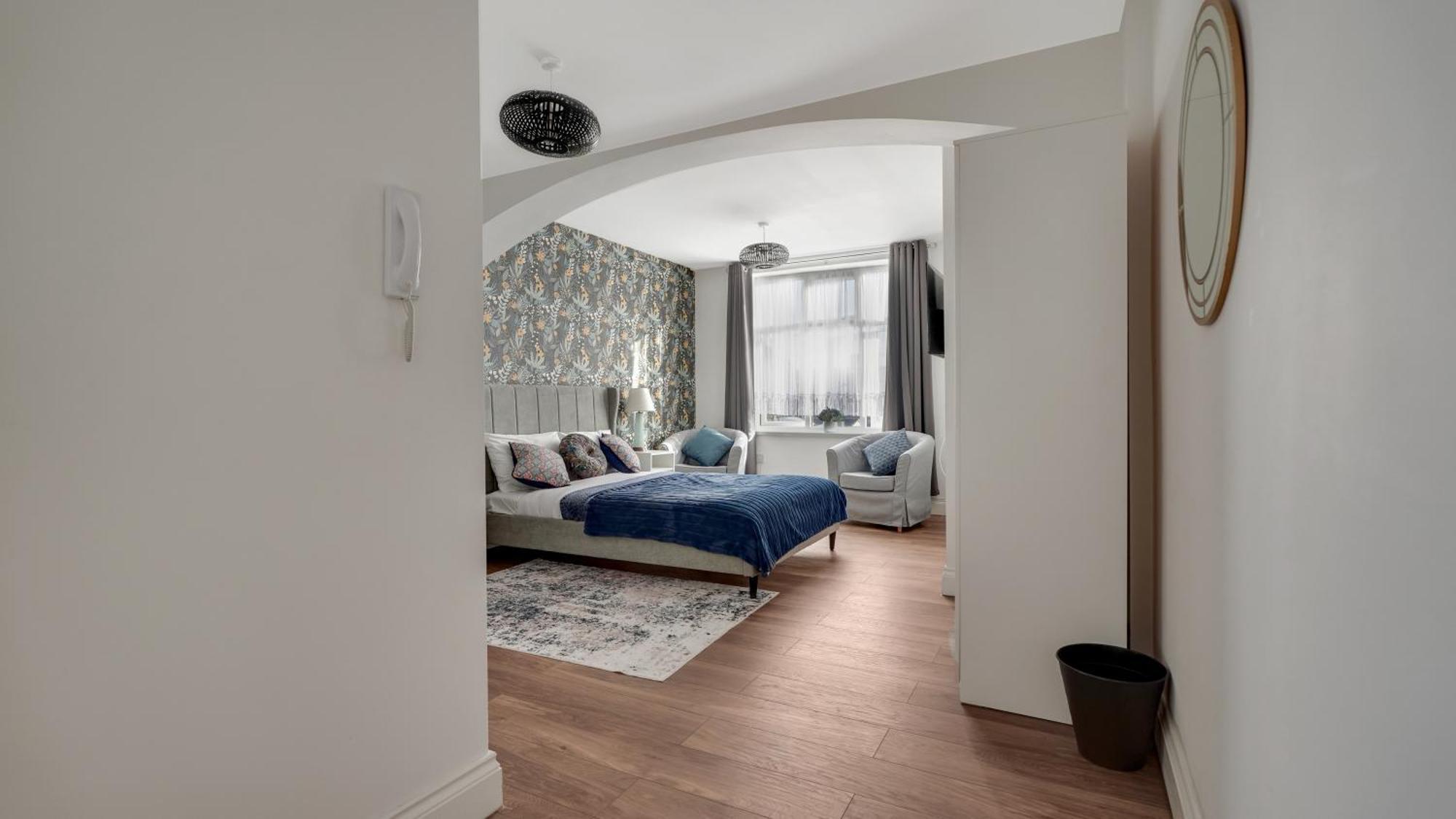 Place To Stay In Longbridge Barking  Exteriör bild