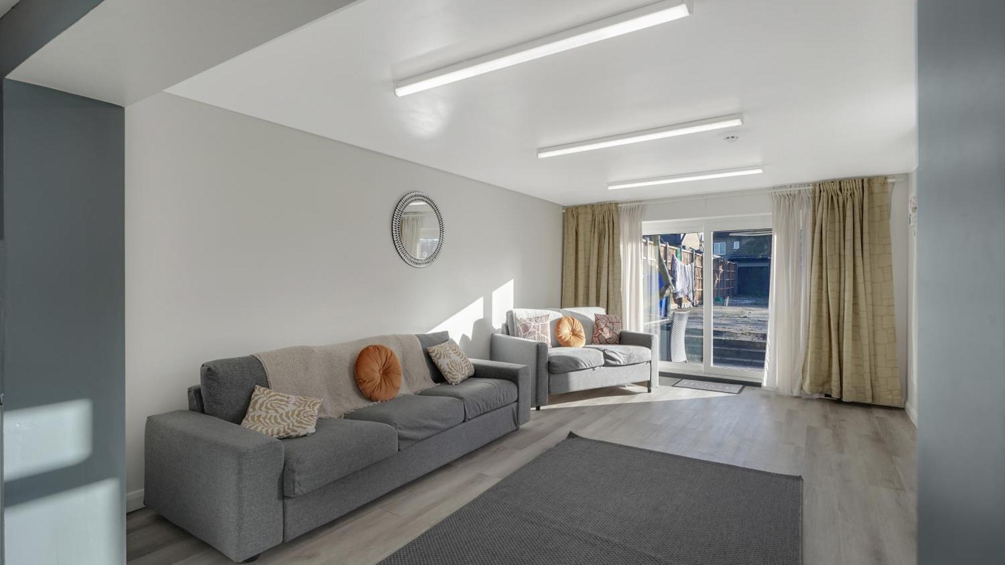 Place To Stay In Longbridge Barking  Exteriör bild