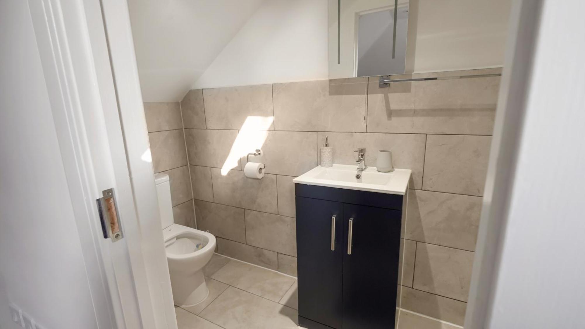 Place To Stay In Longbridge Barking  Exteriör bild