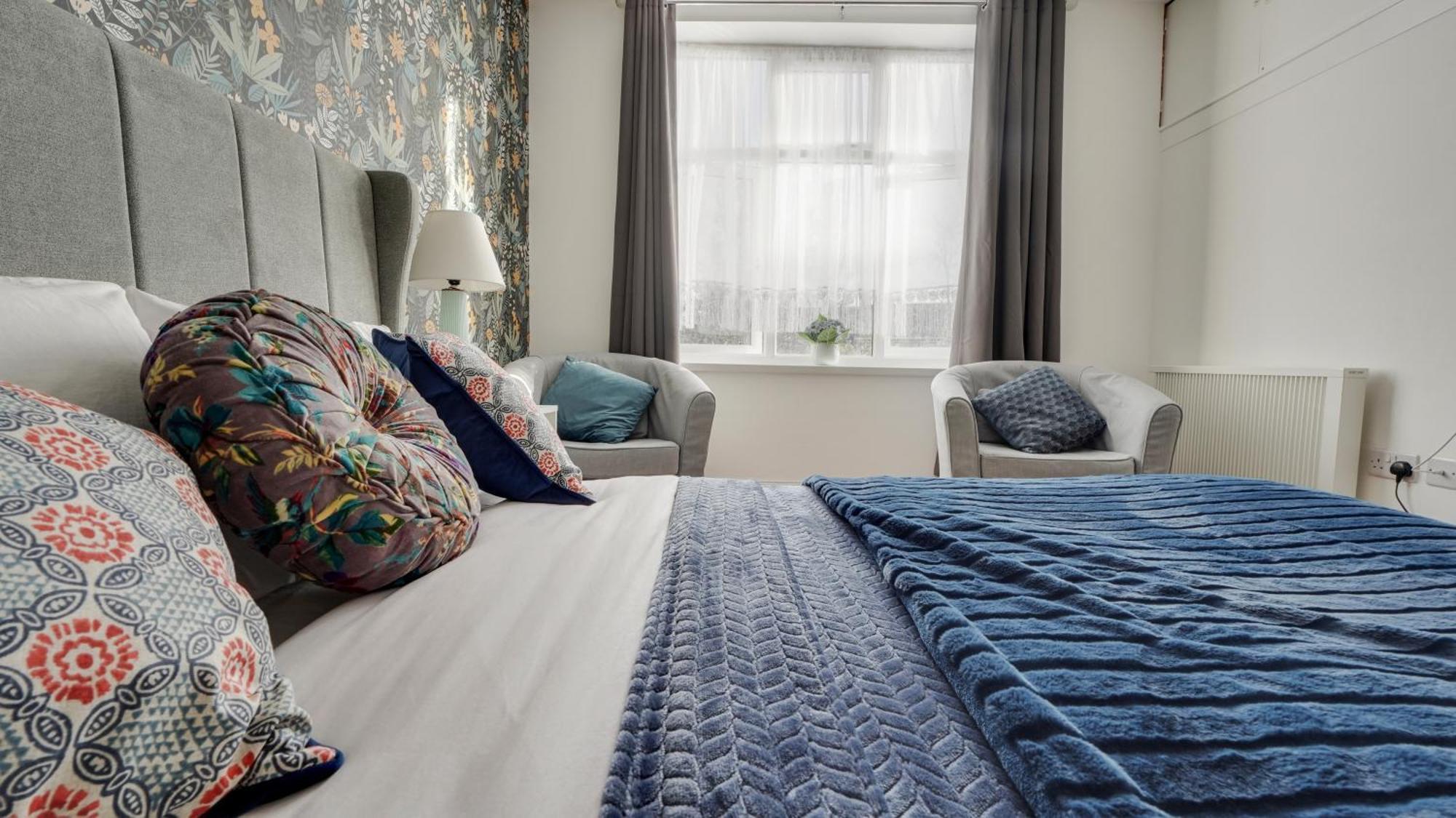 Place To Stay In Longbridge Barking  Exteriör bild